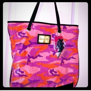 NWT Authentic Betsey Johnson beautiful bag!